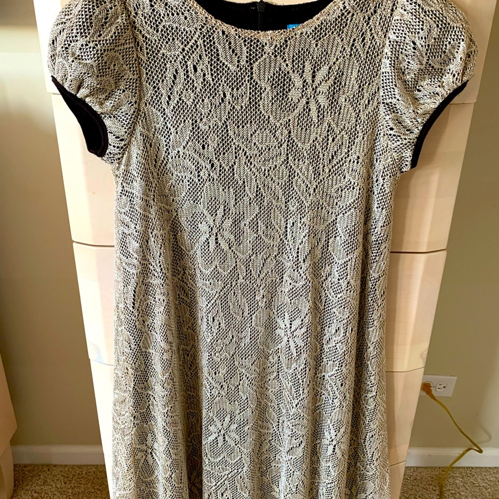 Adore La Vie: Girls Fully Lined Dress.  Size 8